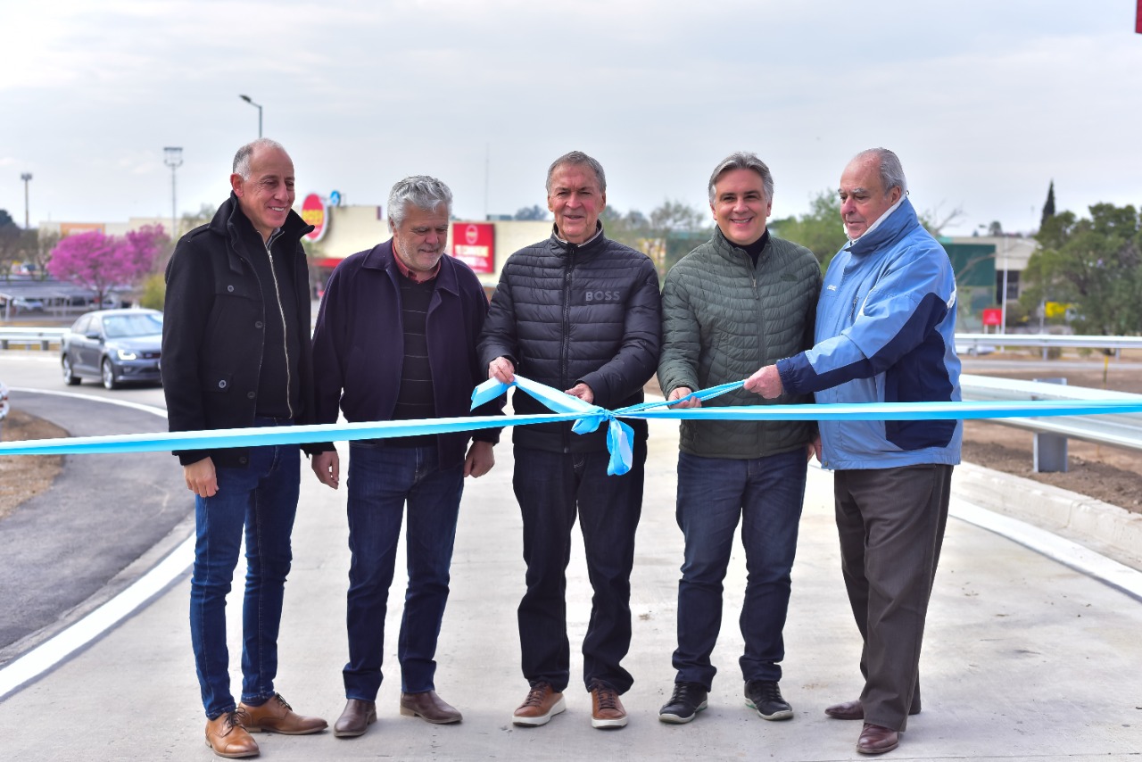 Llaryora acompañó a Schiaretti en la inauguración de la obra de acceso