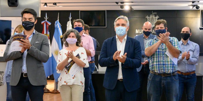 Llaryora Premió A Los Emprendimientos Ganadores Del Desafío Córdoba Resiliente
