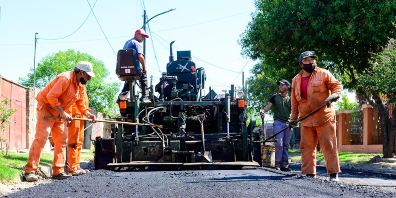 Obras Para 100.000 Vecinos: Avanza La Pavimentación De Calles De Tierra En 19 Barrios De La Ciudad