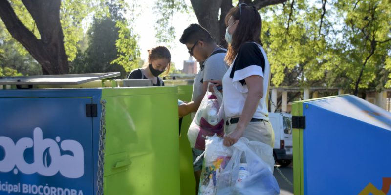 EcoCanje En El Parque Sarmiento: Instalan Un Trailer De Reciclaje De Residuos Secos