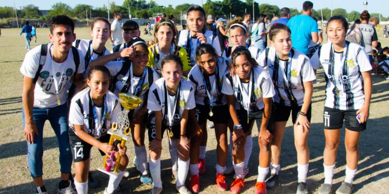 La Sub 17 Del Club Municipalidad Levantó La Primera Copa Anual De Fútbol Femenino