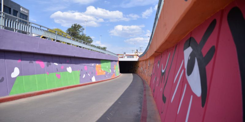 Un Nuevo Mural Le Da Color A Dos Túneles De La Avenida Sabattini