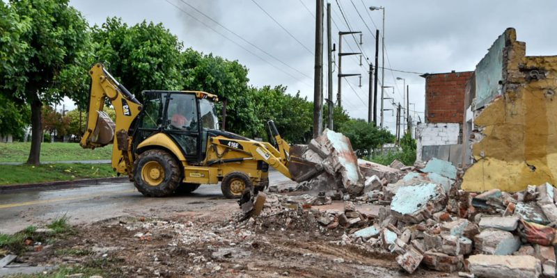 Ensanche De La Avenida Manuel Baigorria (Cruz Roja): Avanza La Demolición De Viviendas Que Interrumpen La Nueva Traza