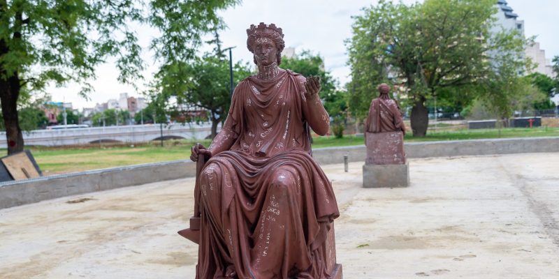 El Parque Las Heras-Elisa Recuperó Sus Cuatro Esculturas Originales De Arte Francés
