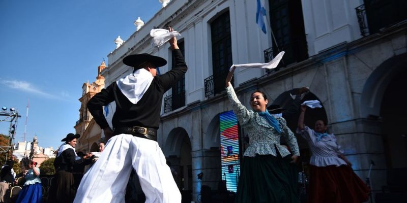 Córdoba Vuelve A Vivir La Gran Fiesta Patria: El Sol Del 25 Viene Asomando