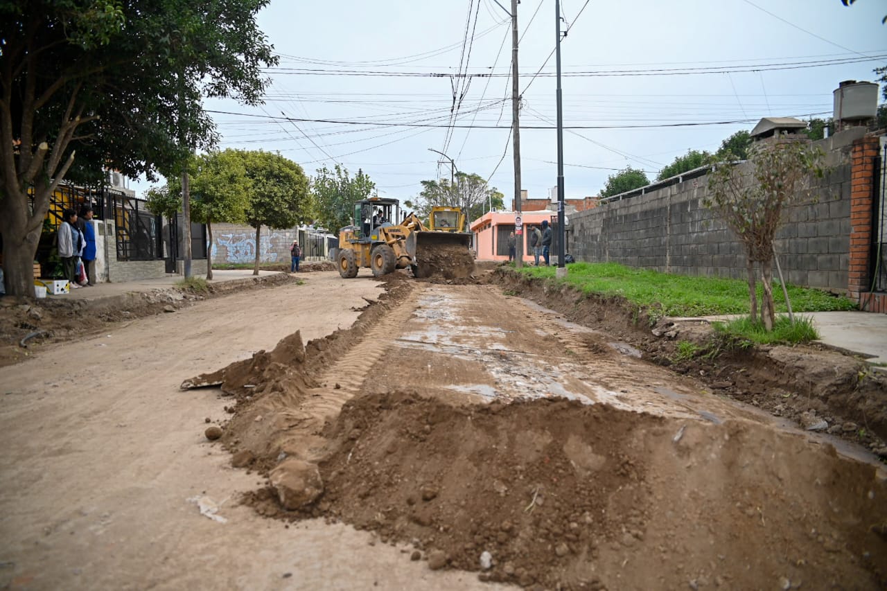 Improving Neighborhood Connectivity: Municipality of Córdoba Paves 14 Blocks in Cooperativa La Unidad