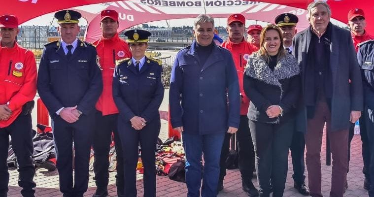 Llaryora Asistió A La Ceremonia Por El 135° Aniversario De Los Bomberos De La Policía De Córdoba
