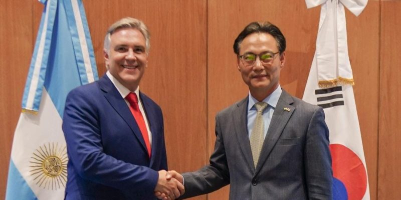 Llaryora Recibió Al Embajador De La República De Corea