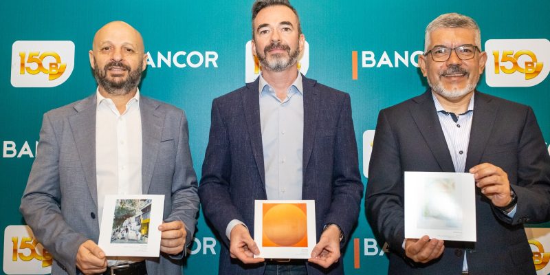 La Municipalidad Participó De La Entrega De Distinciones A Los Ganadores Del 16° Premio De Pintura Bancor