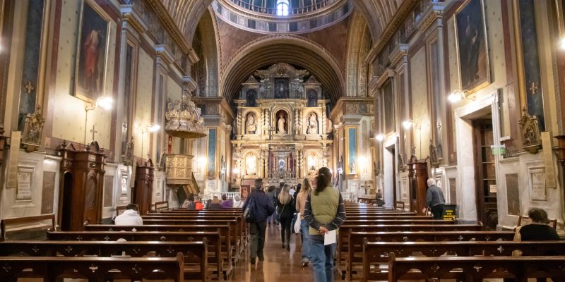 Visitas Guiadas Por El Patrimonio Religioso De La Ciudad: El Atractivo De La Docta Para Vecinos Y Turistas