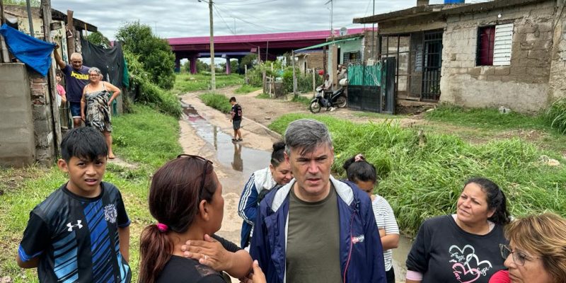 Passerini Visitó A Las Familias Evacuadas Y Supervisó Las Tareas Que Pondrán Nuevamente En Orden La Ciudad