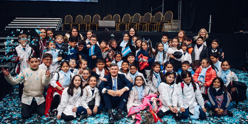 Con Passerini Presente, Más De 1700 Alumnos De Las Escuelas Municipales Prometieron Lealtad A La Bandera Argentina