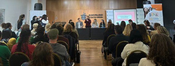 Docentes Y Directivos De Escuelas Municipales Comenzaron Un Ciclo De Capacitaciones Sobre Las Infancias