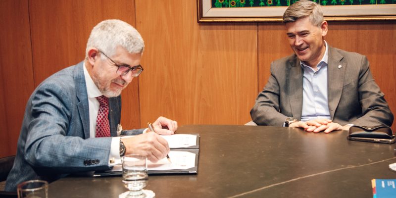 Passerini Firmó Un Convenio De Colaboración Con La Academia Nacional De Derecho Y Ciencias Sociales De Córdoba