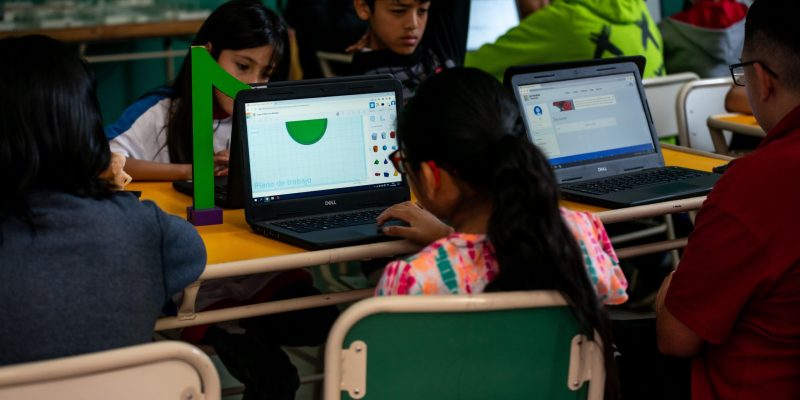 Acceso A Tecnologías Y Capacitación En Habilidades Digitales: Cómo Los Parques Educativos Generan Igualdad De Oportunidades