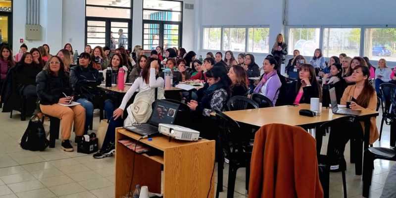 Capacitación En Neurodesarrollo De La Niñez: Más De 60 Docentes Y Referentes De Equipos Técnicos Participaron De Una Jornada Formativa