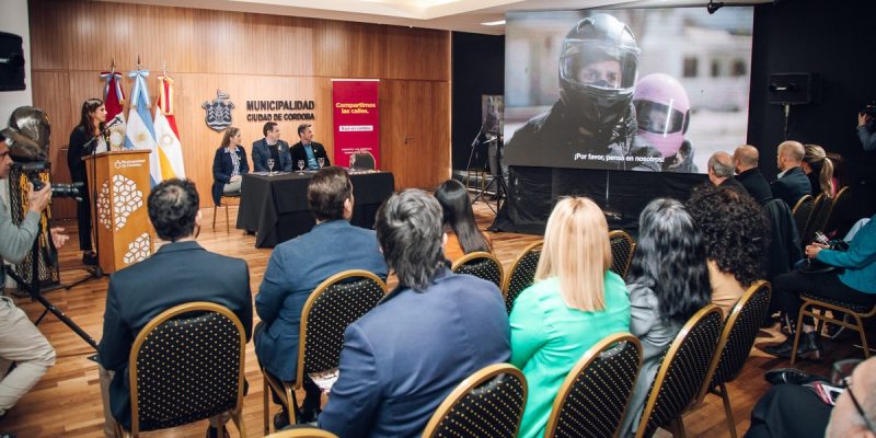 La Municipalidad De Córdoba Presentó La Campaña “compartimos Las Calles. Bajá Un Cambio”, Un Esfuerzo Para Reducir Los Siniestros Viales