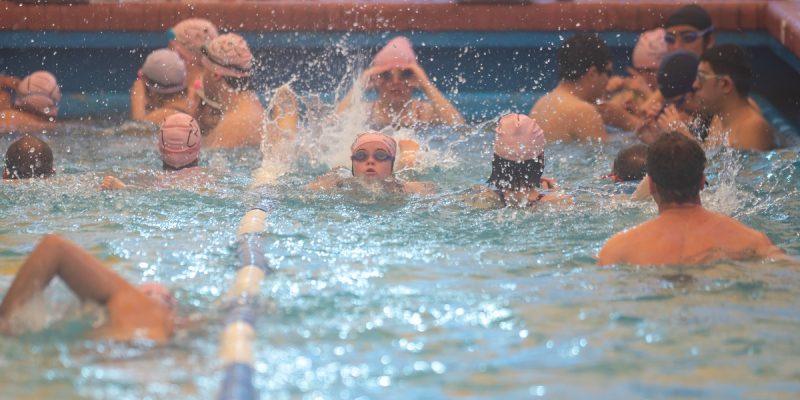 Personas Con Discapacidad Pueden Practicar Actividades Acuáticas En Los Polideportivos Municipales