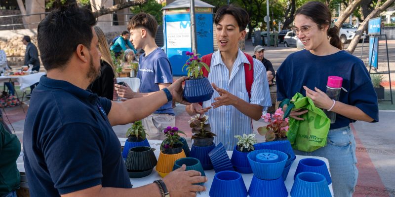 Ecocanje, Juegos Y Entrega De Productos Circulares En La Muestra De Carreras De La UNC