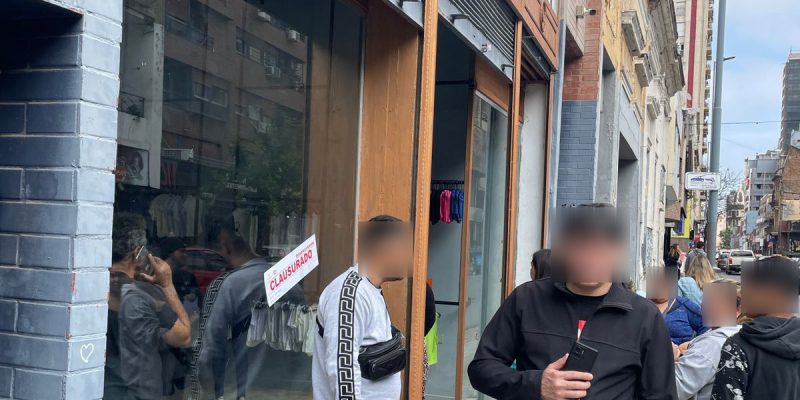 La Municipalidad Clausuró Una Feria De Ropa Que Se Instaló En Pleno Centro Y Funcionaba Sin Habilitación