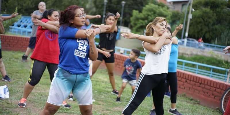 Con La Llegada De Los Días Cálidos, La Ciudad Ofrece Espacios Públicos De Gimnasia Familiar