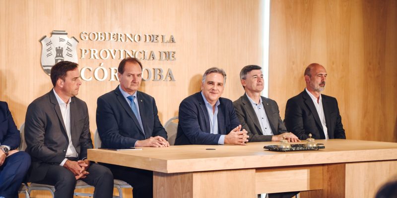 Passerini Acompañó A Llaryora En La Presentación Del “I Foro Internacional De Automotriz De La Provincia De Córdoba”