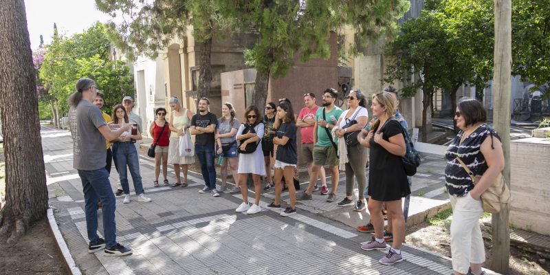 Los Cementerios San Jerónimo Y San Vicente Abren Sus Puertas Para Develar Los Mitos Y Misterios Que Se Enconden En Pasillos Y Tumbas