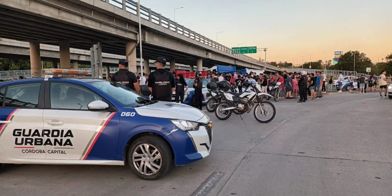 La Guardia Urbana Junto A La Policía De Córdoba Frustraron Una Carrera Ilegal En El Kempes Donde Participaban 300 Vehículos