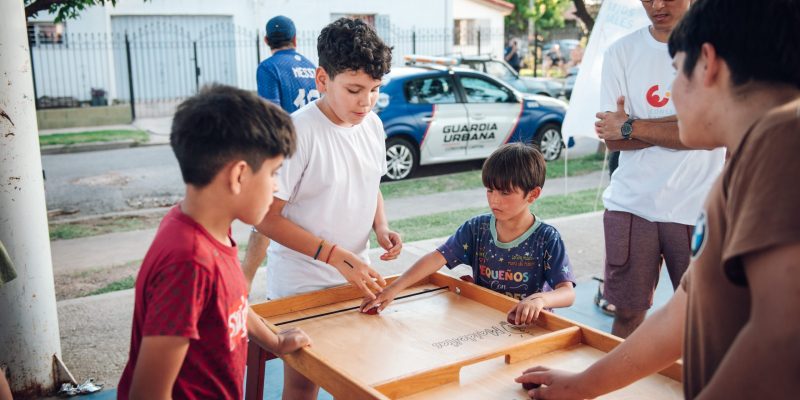 Vecinos Y Vecinas De Ampliación 1° De Mayo Disfrutaron De “El Verano En Tu Poli”, Una Propuesta Para Pasar Las Tardes De Calor