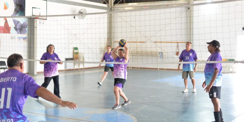 Newcom, El Deporte De La Tercera Y Mediana Edad Que Creció En El Parque Educativo Noroeste