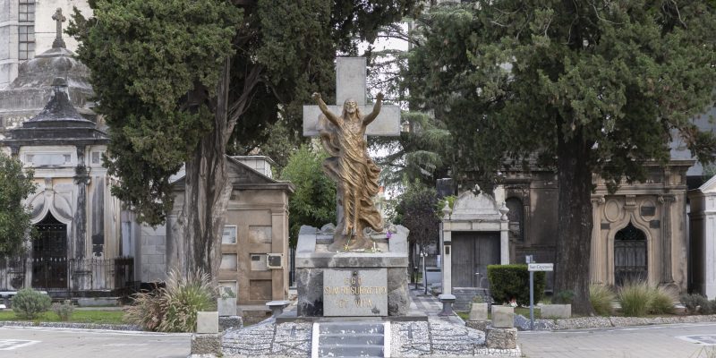 Vení A Descubrí Las Historias De Amor Y Desamor Que Esconde El Cementerio San Jerónimo