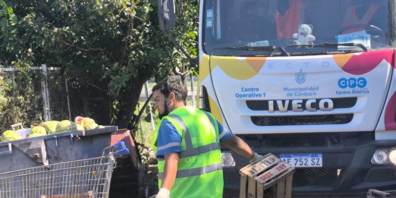 Clausuran Gran Puesto De Frutas Y Verduras En Av. Juan B. Justo Que Obstaculizaba La Vía Pública