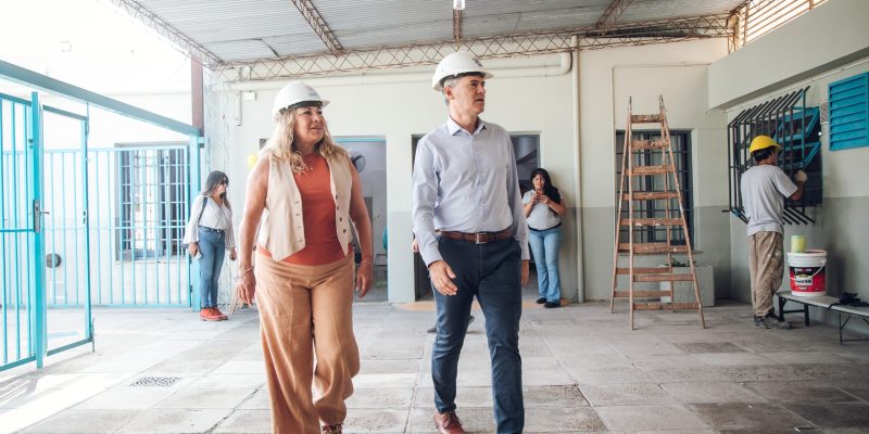 Passerini Recorrió Las Obras De Mantenimiento En La Escuela Santiago Del Castillo Y En El Jardín Luis Lezama