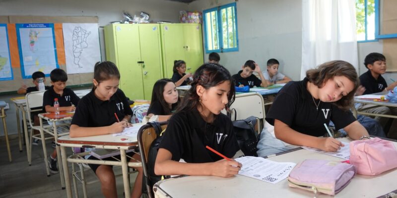769 Estudiantes De Escuelas Municipales Fueron Premiados En La Olimpiada Internacional De Matemática Canguro