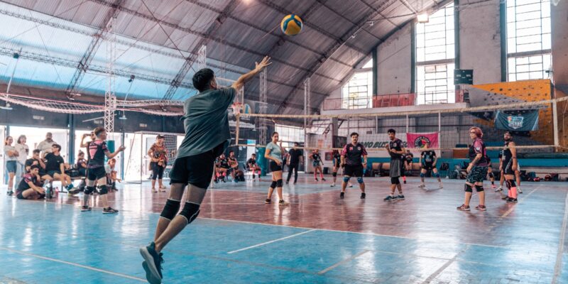 Encuentro De Vóley Diverso En El Polideportivo General Paz