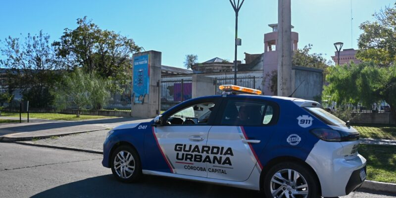 La Guardia Urbana Custodia La Excárcel San Martín Con Una Base In Situ
