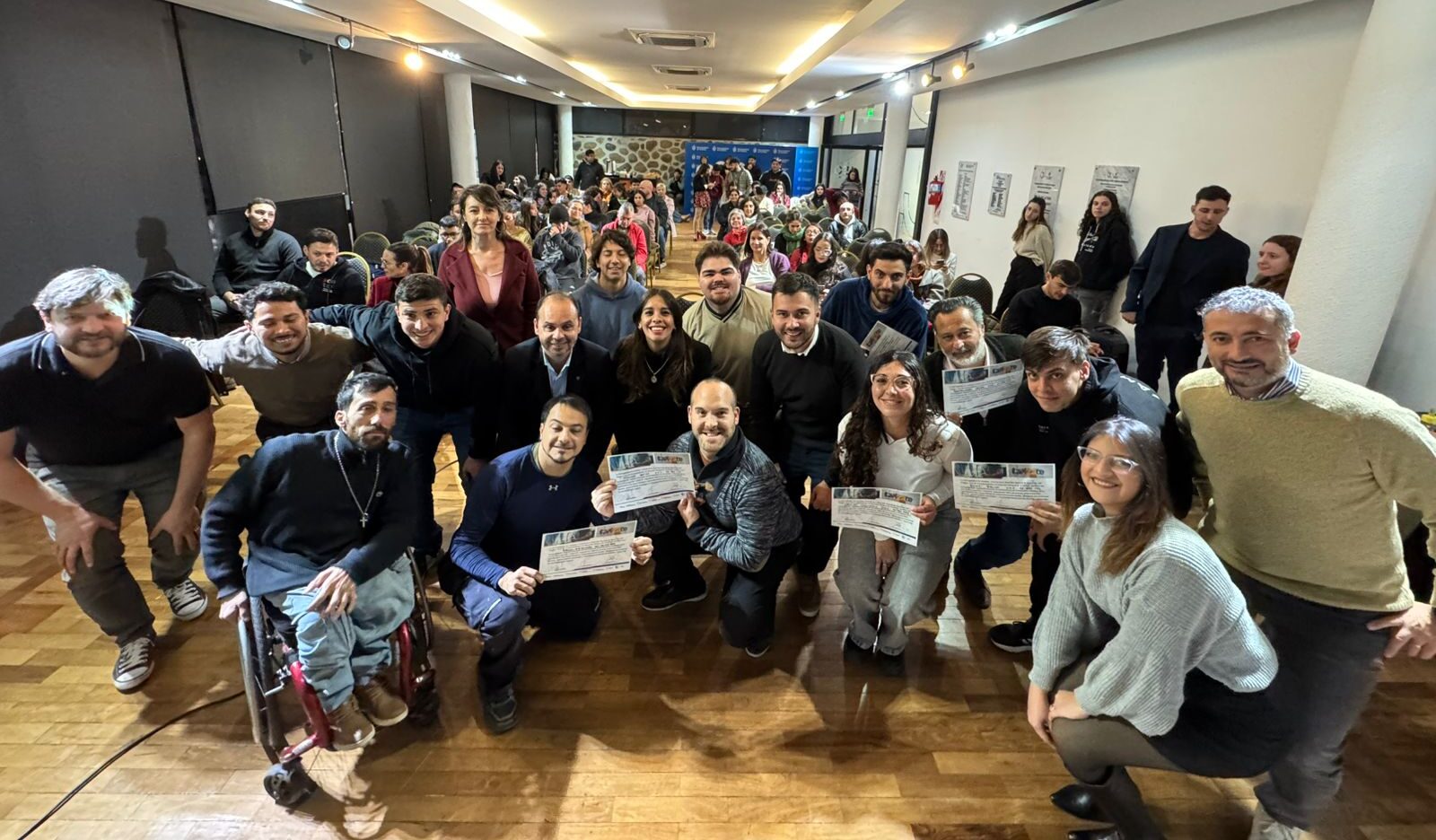 La Municipalidad reconoció a emprendedores formados en colaboración público-privada thumbnail