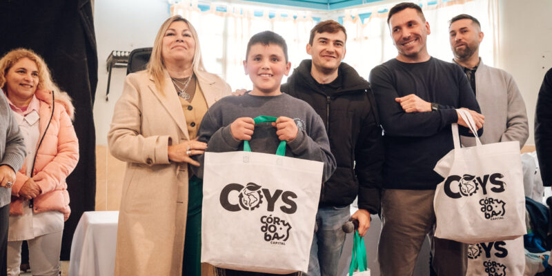 Estudiantes Municipales De Sexto Grado Recibieron Sus Buzos De Egresados De La Economía Circular