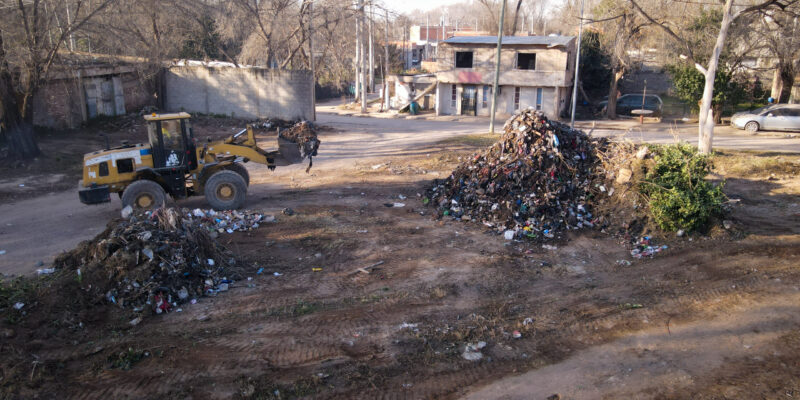 La Municipalidad De Córdoba Extrajo 3100 Toneladas De Residuos De Basurales Y Canales En La última Semana