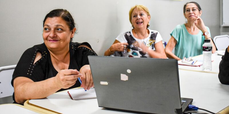 Alfabetización Digital: Conocé Los Talleres Gratuitos Que Se Dictan En Los Parques Educativos