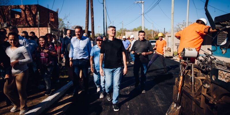 Junto A Vecinos Y Vecinas, Passerini Recorrió Las Obras De Pavimentación En El Dorado Y Nuevo Progreso