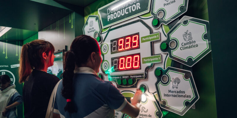 Más De 500 Estudiantes Participaron De Las Experiencias Del Museo Interactivo Larti Innova En Los Parques Educativos Este Y Sur