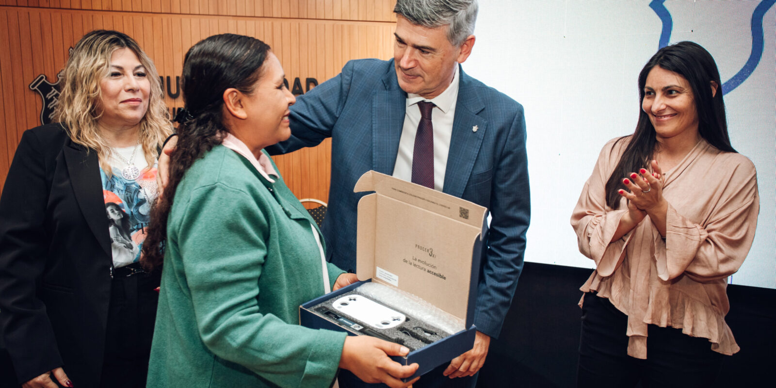 Estudiantes Municipales Con Disminución Visual O Ceguera Accederán A Dispositivos Para Facilitar Su Aprendizaje