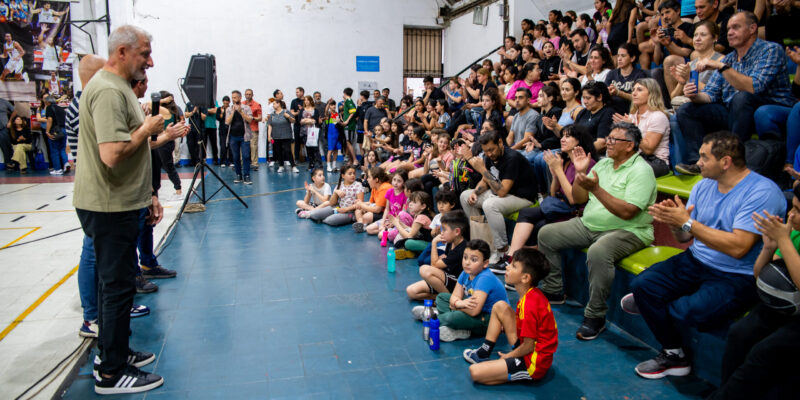Nuevo Piso Para El Gimnasio ”Facundo Campazzo” Del Club Municipalidad