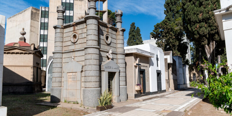 “Cementerios Latinoamericanos: Clásicos, Históricos Y Pintorescos”, Una Charla Imperdible En El San Jerónimo