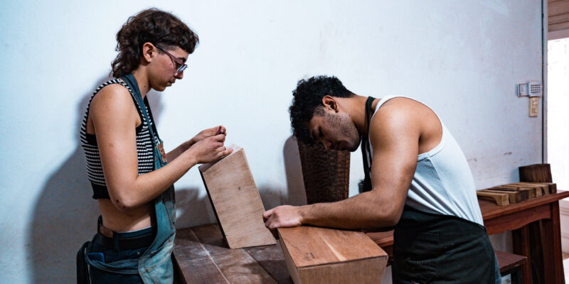 Taller Gratuito De Maderas Recicladas Para Luthería Y Carpintería