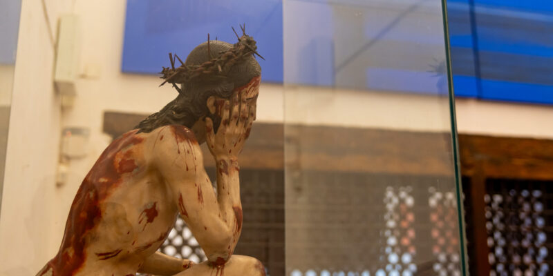 Oscar Suárez En El Tejeda: Una Muestra Que Invita A Contemplar El Arte Religioso Y La Potencia De Lo Contemporáneo