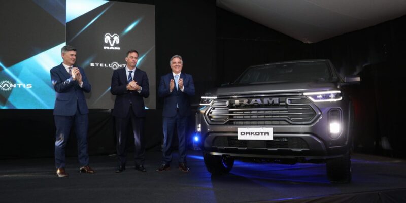 De Córdoba A Sudamérica: Passerini Y Llaryora Acompañaron El Lanzamiento De La Nueva Pick-up RAM Dakota Que Stellantis Fabricará En La Planta Ferreyra