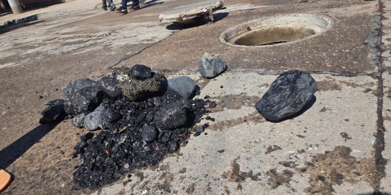 Piedras De Gran Tamaño Obstruían Las Cloacas En Barrio Villa Urquiza: La Municipalidad Arregló La Traza