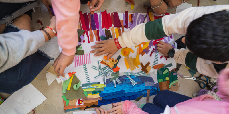 Estudiantes De Quinto Grado Diseñaron Sus Buzos: Serán Confeccionados Con Materiales Reciclados